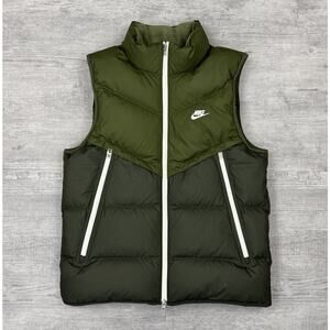 NEW Nike Storm-Fit Windrunner Men’s Sz M Insulated Puffer Vest Green DD6817-326